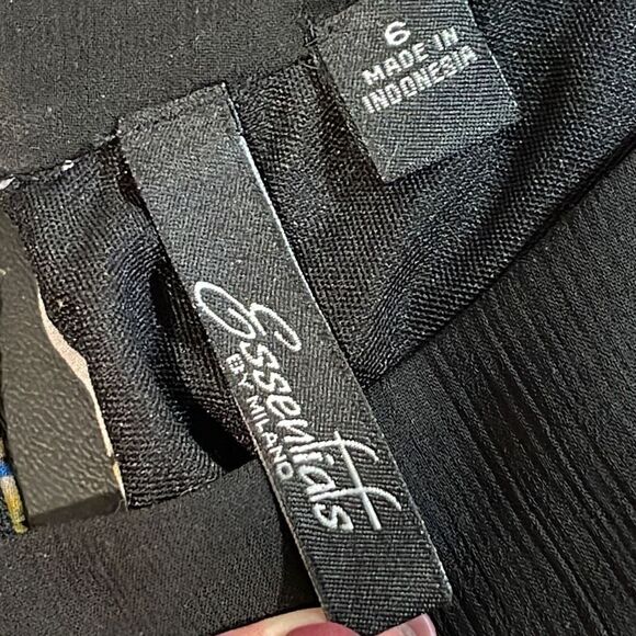 Essentials By Milano Dress. Size 6 - Picture 6 of 11